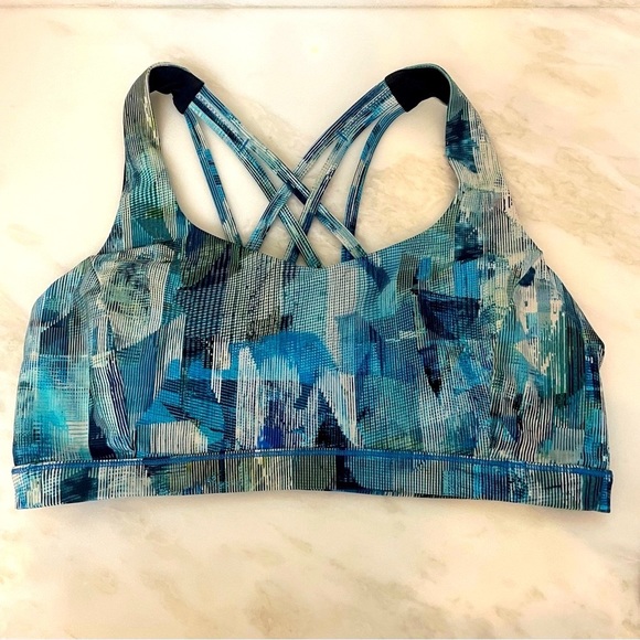 lululemon athletica Tops - Lululemon athletica sport bra size 10 
Free to be serene Euc
